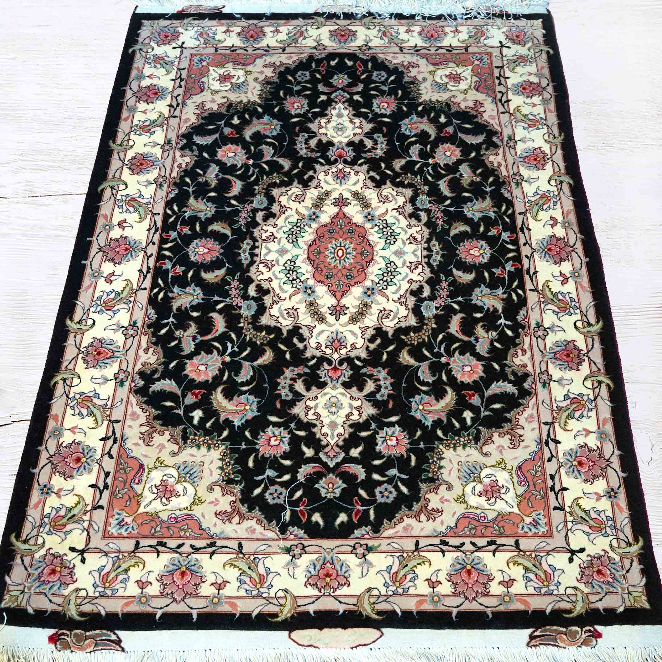 ذرع و نیم تقی زاده