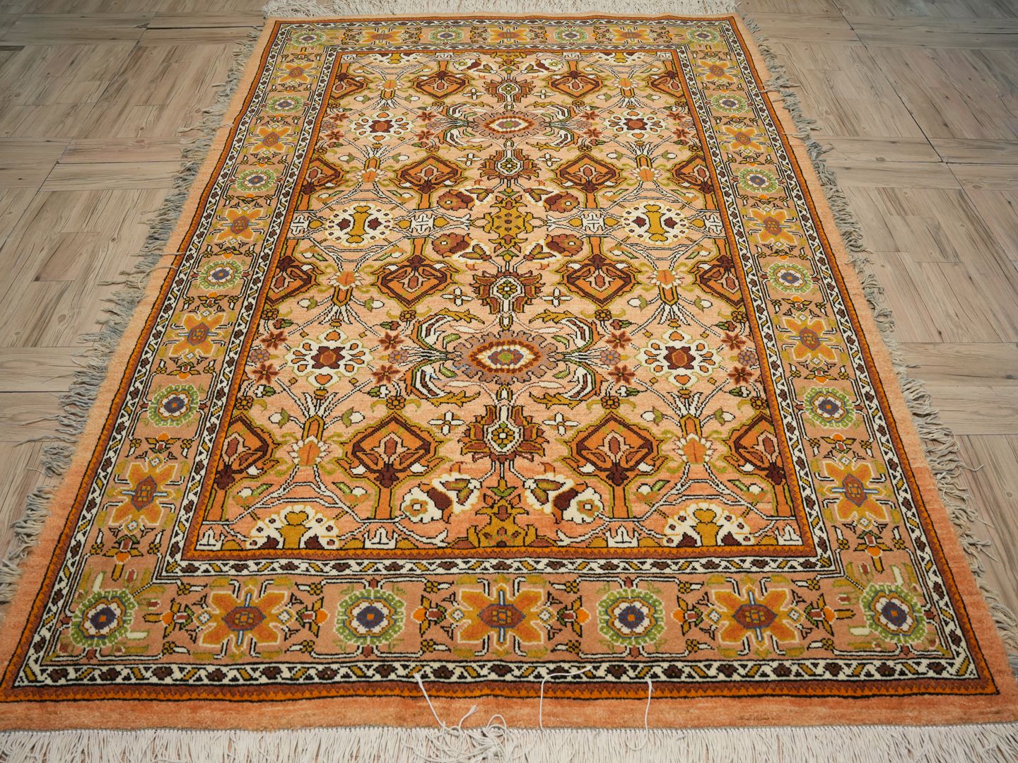 قالیچه سنتی گیاهی