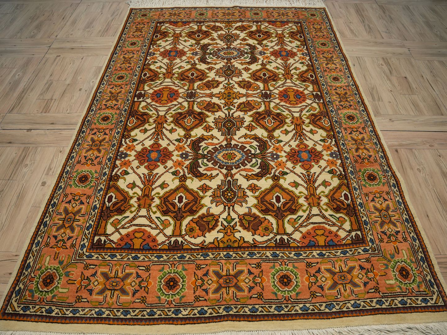 قالیچه سنتی گیاهی